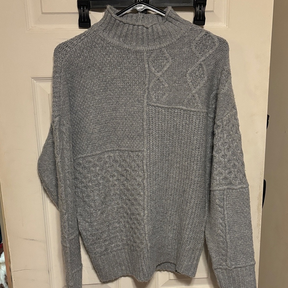 American Eagle Outfitters Heather Gray Knit Sweater